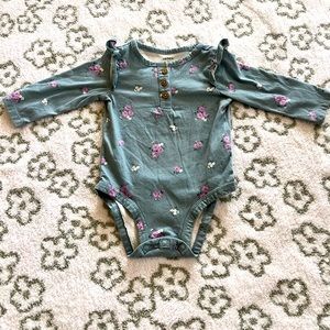 Cute flower top